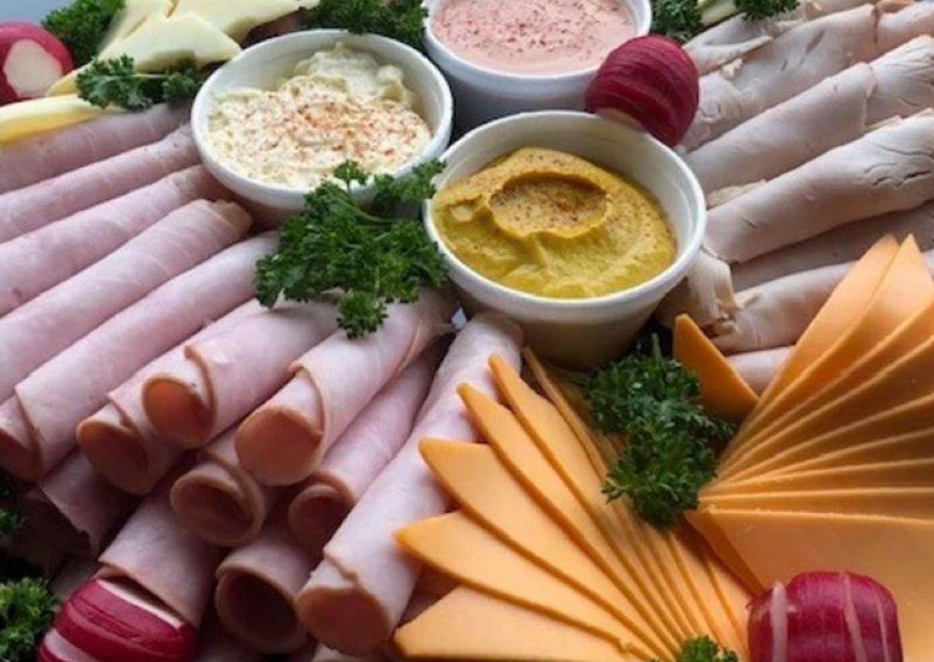 (TBMzwtqiE1NmU3ELlTcNE)Catering.jpg