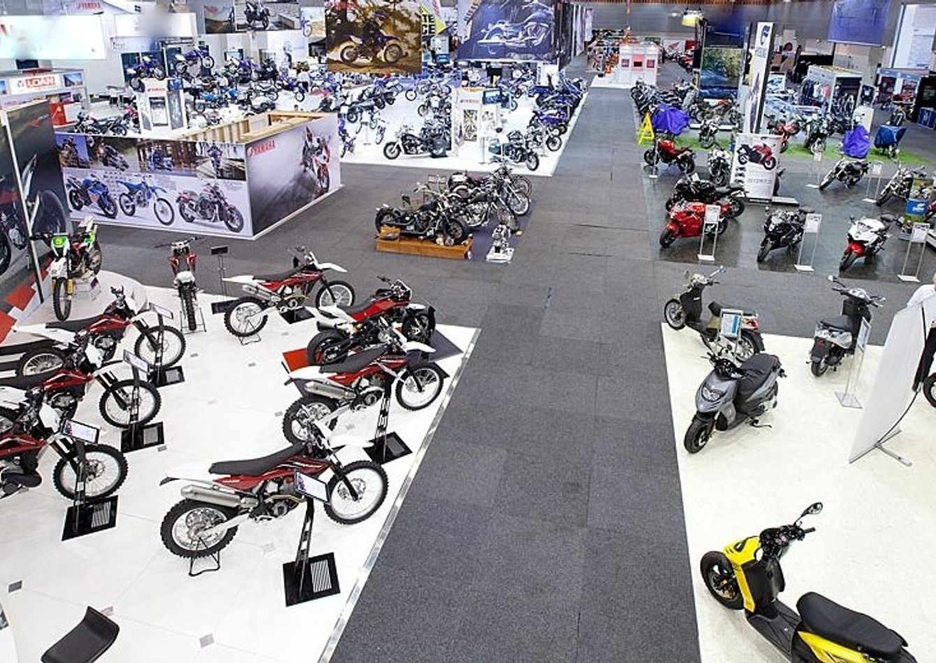 Image of Illinois Multi-Line Powersports Dealership
