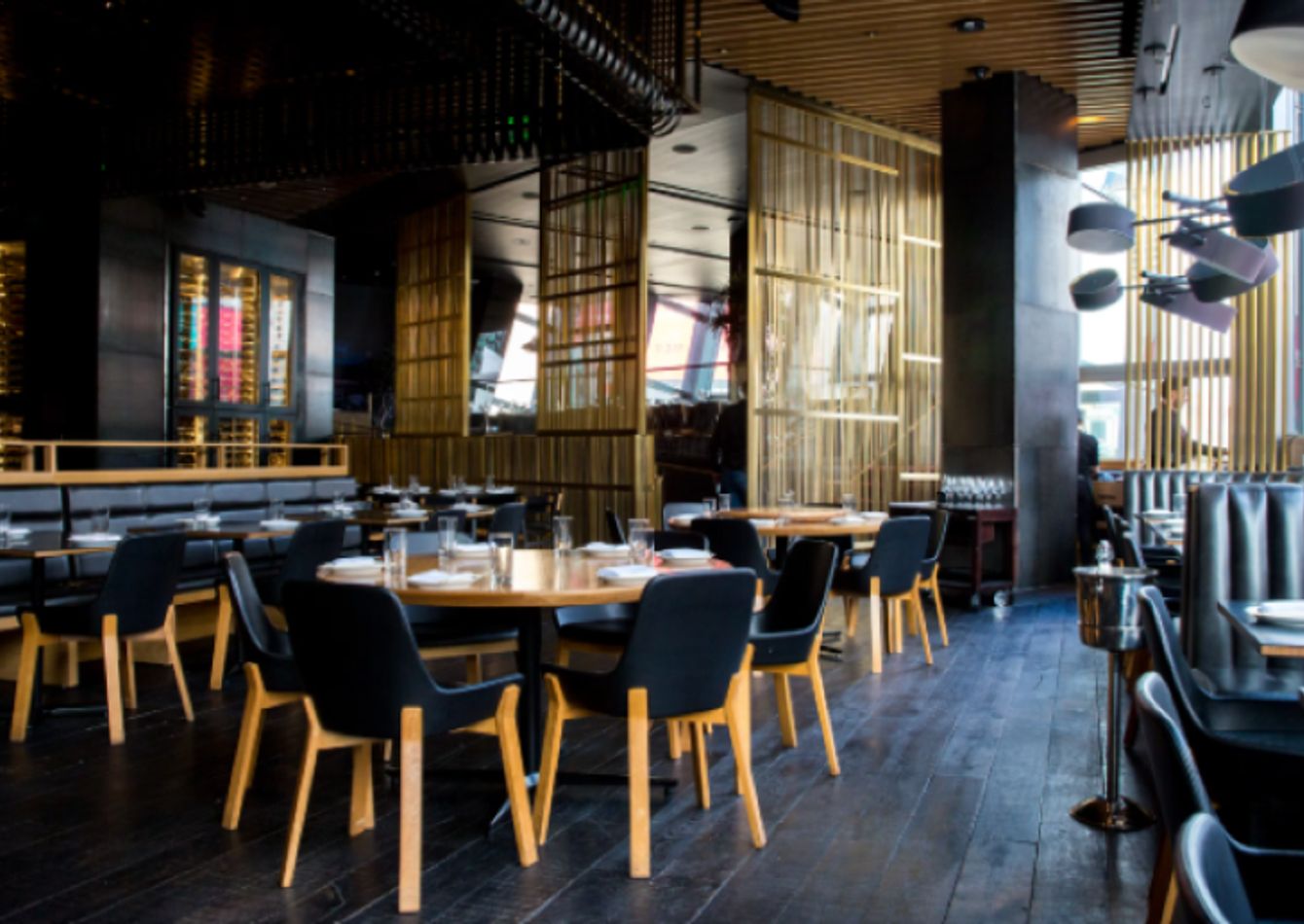 (zky8jFoeNkFKydchqsSOF)Inside%20restaurant.png