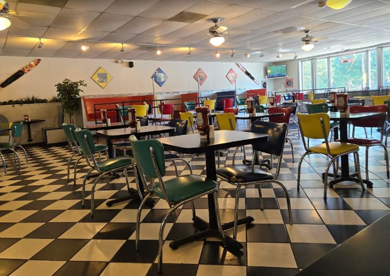 Image of Iconic Deli & Sandwich Shop - 25+ years in Business for sale