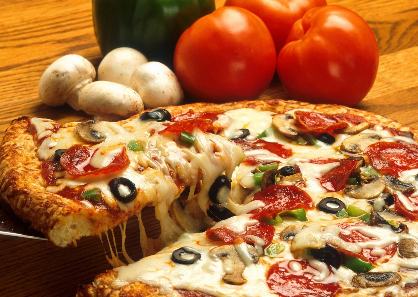 Image of Sbarro Pizza in busy food court – Priced to Sell