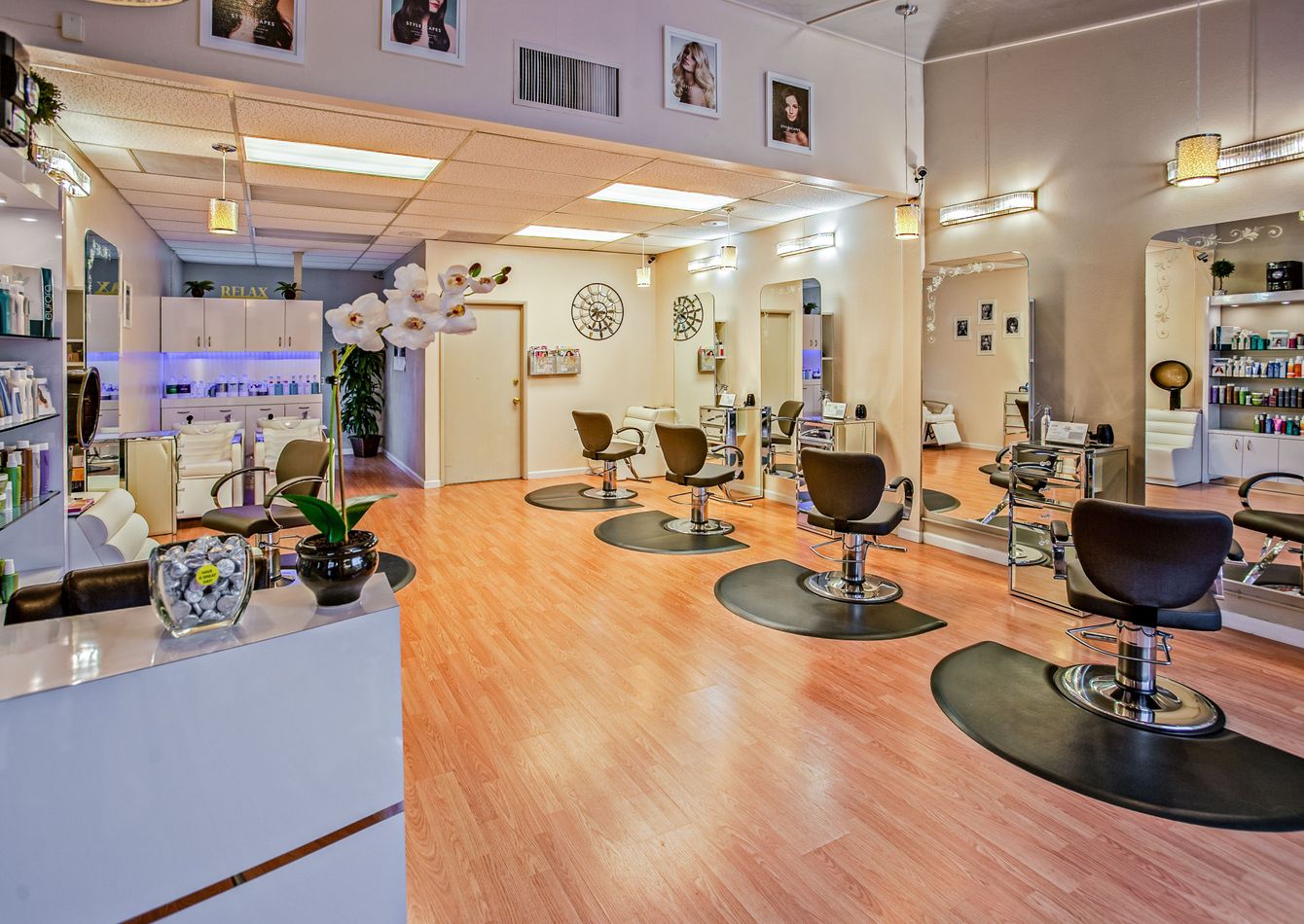 Image of Turnkey Full-Service Salon | High-Traffic Corridor | Established Commission Team
