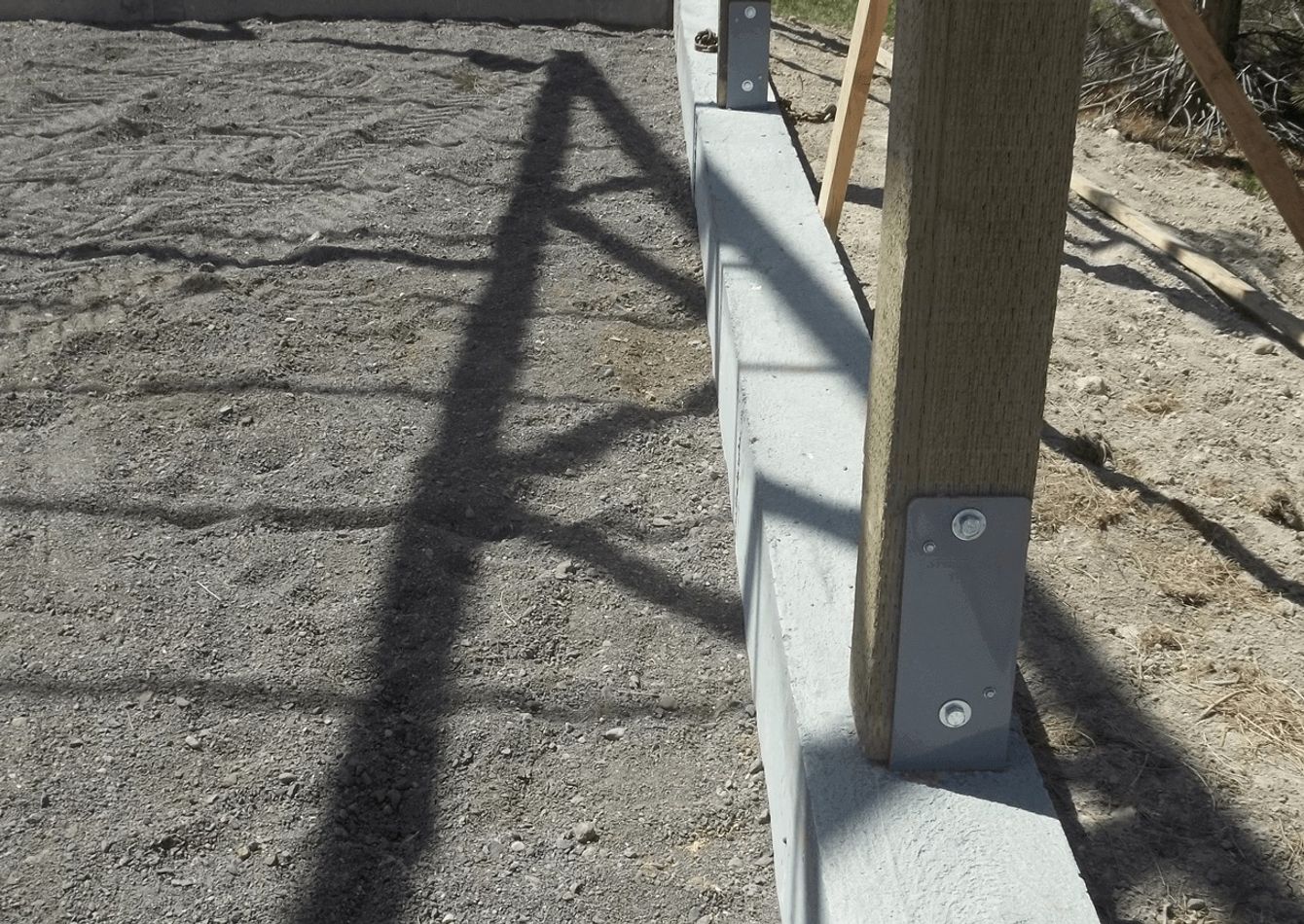 (xsBX0LUyauxFsEr-DWRgJ)Post%20Frame%20on%20Footing%20Foundation%20(wetset).png