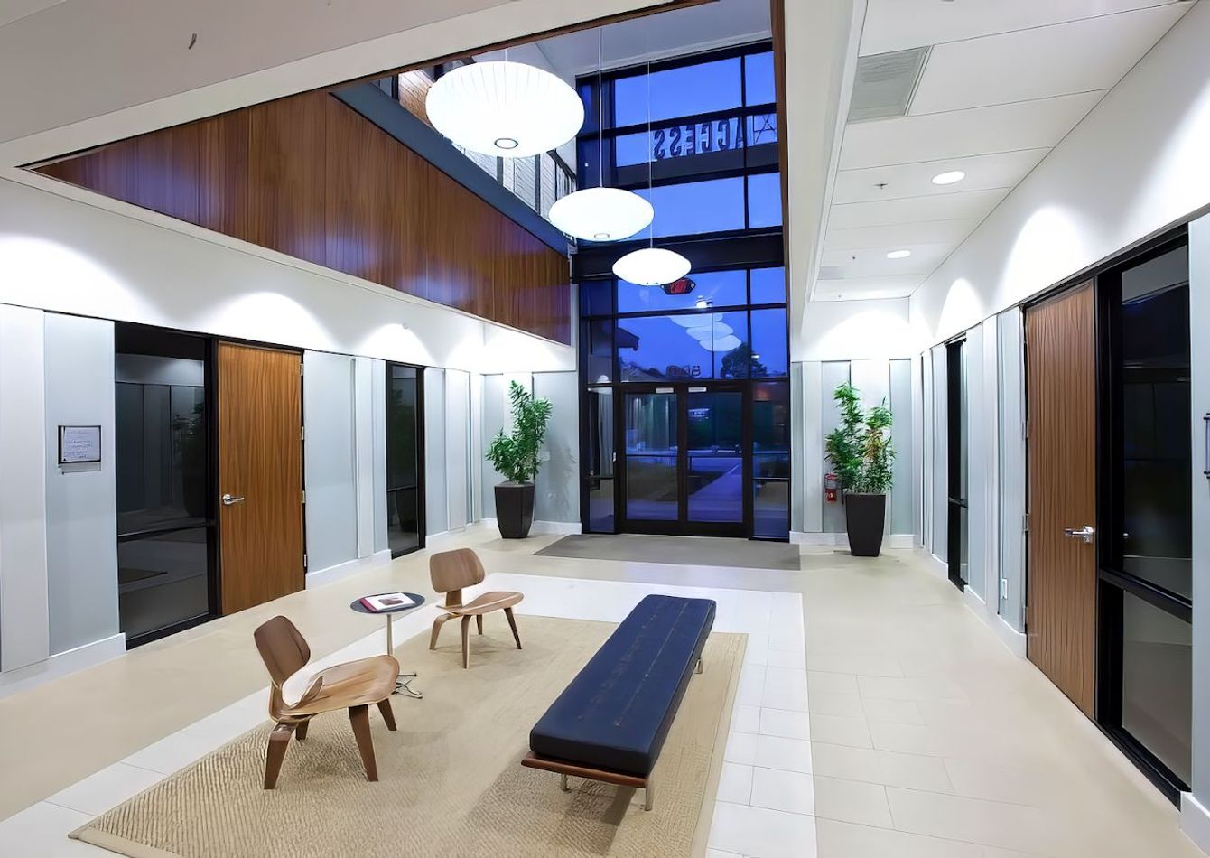 (vQJEuzP7Uxu9g5MahT9Q1)foyer.jpg
