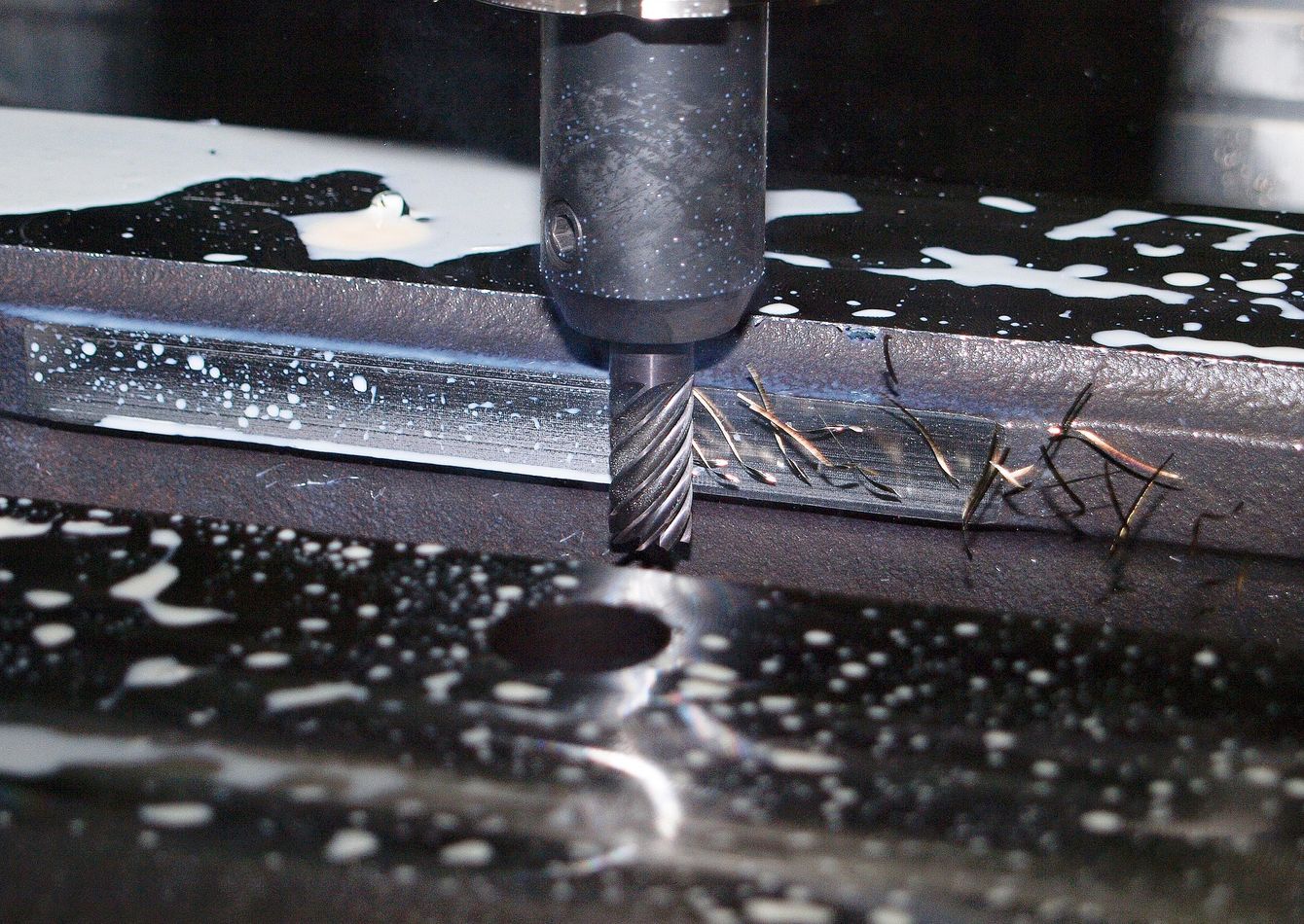 (POQ-7FyI1FCZnvs1UoX0c)Milling%20Machine.jpg