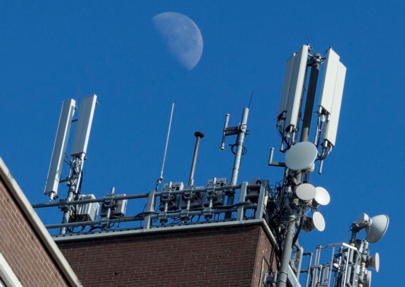 wireless-internet-service-providers-pitch-fixed-wireless-technology-in-forthcoming-infrastructure-bill-e1650306286536.jpg
