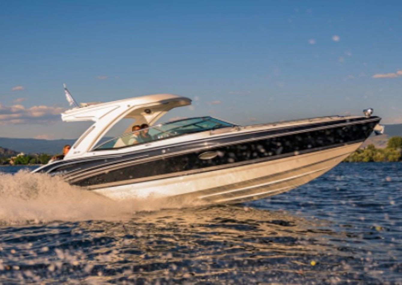 Image of Profitable boat dealership & marina within 30 minutes of Montreal