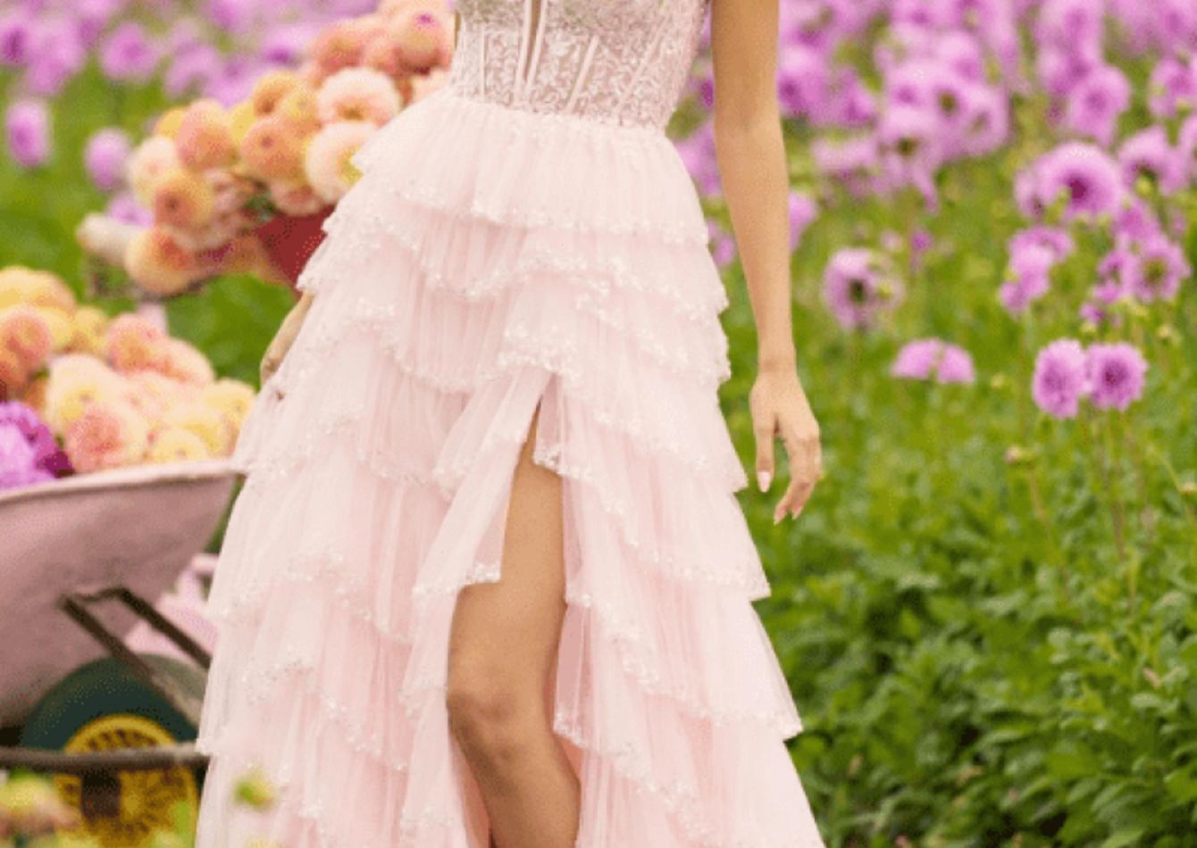 (D9k8IiglX77Z50CIN1k7p)dress%20gown%20bridal%20boutique.png