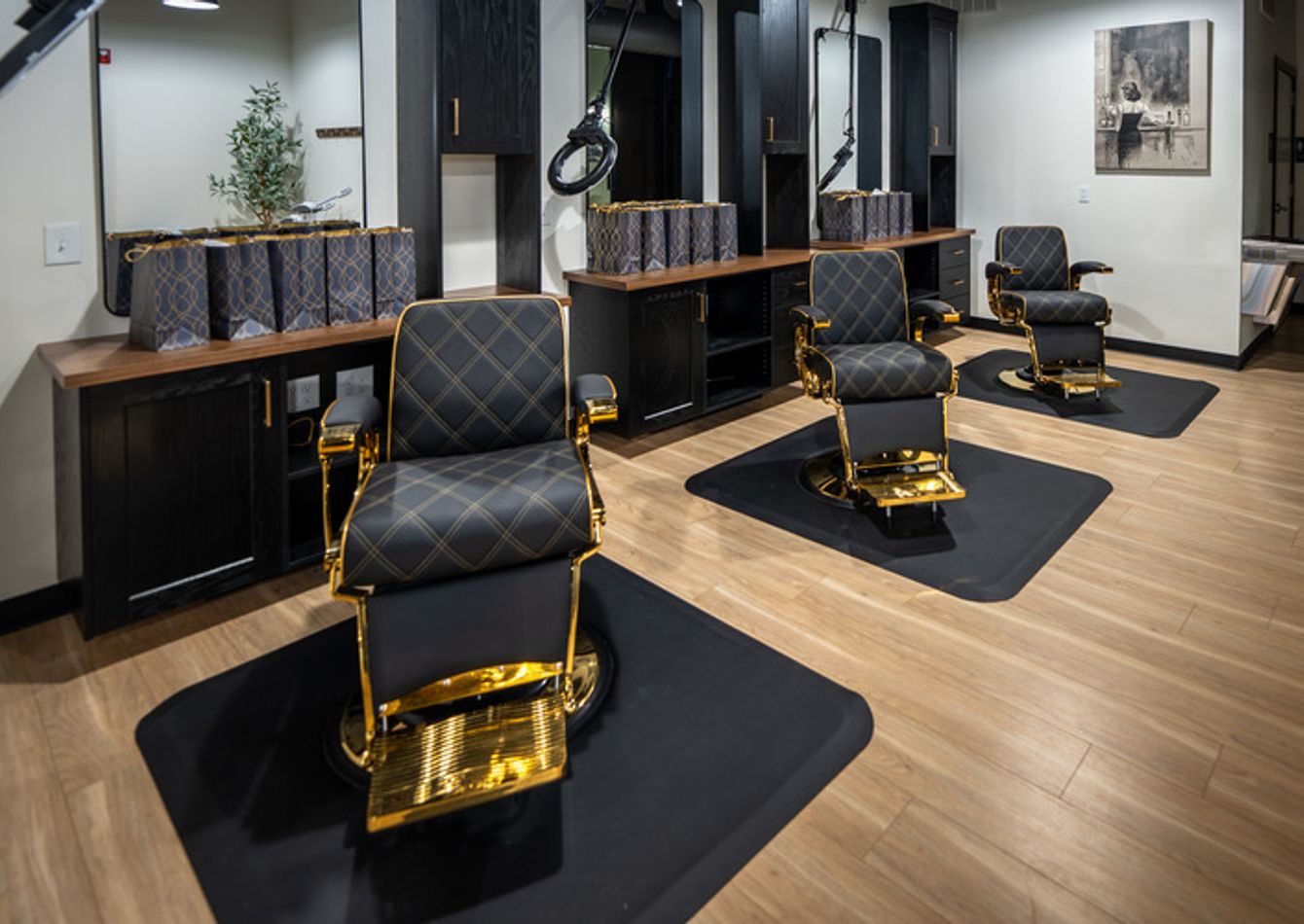 Image of Snipp's Men's Lounge in Park City Utah
