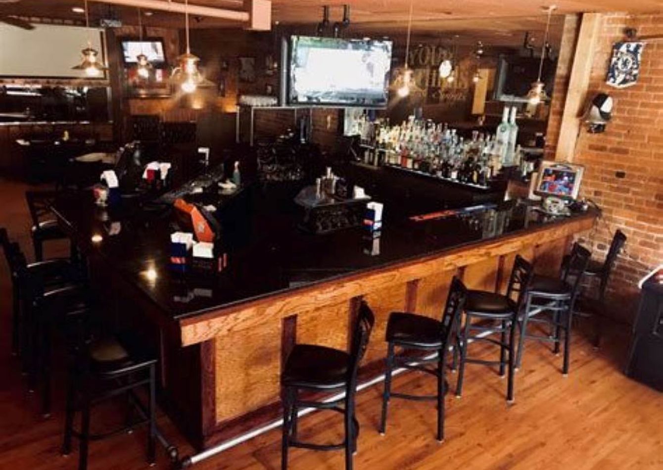 Image of Seller Financing Highly regarded bar & restaurant for sale w/liquor license