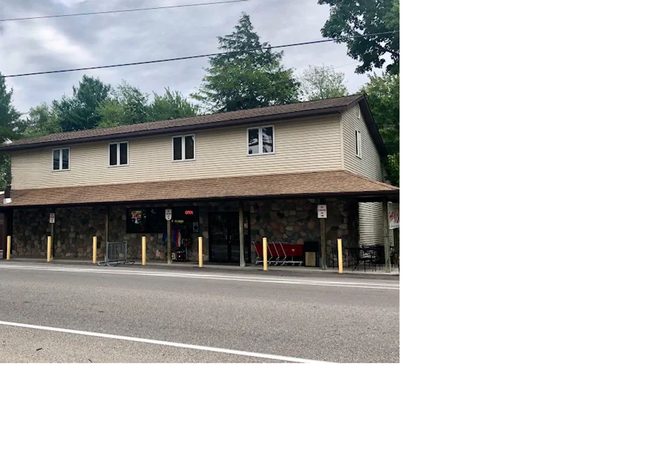Image of General Store & Retail Business Real Estate & Liquor License