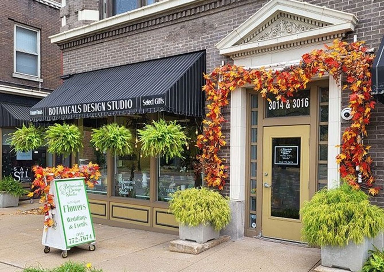 Image of Turnkey, Profitable Custom Floral Boutique in St. Louis — 30 Year History - $155K SDE