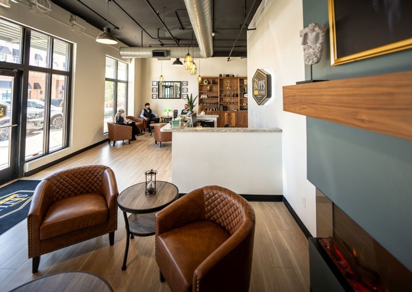 (Z6Y82KUuSFTizw9Fja1Av)Lounge.jpg