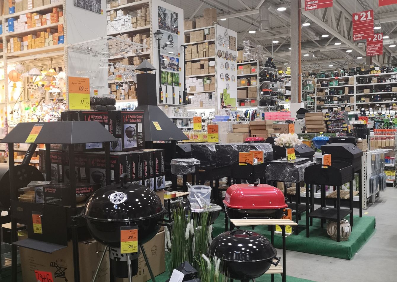 Image of High-Profit Retail Operation in Growing Residential Market – No Competition
