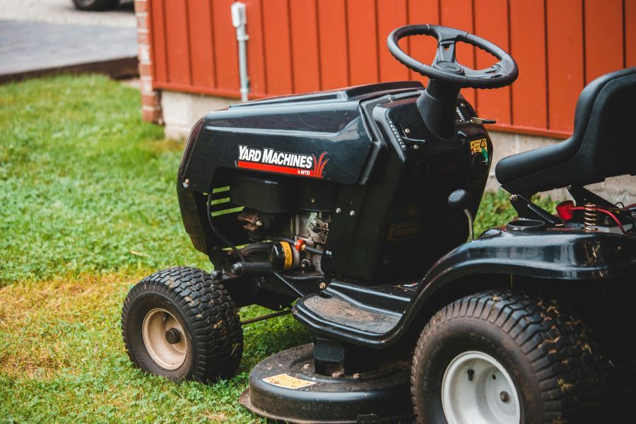 Image of Residential & Commercial Lawn Care Services