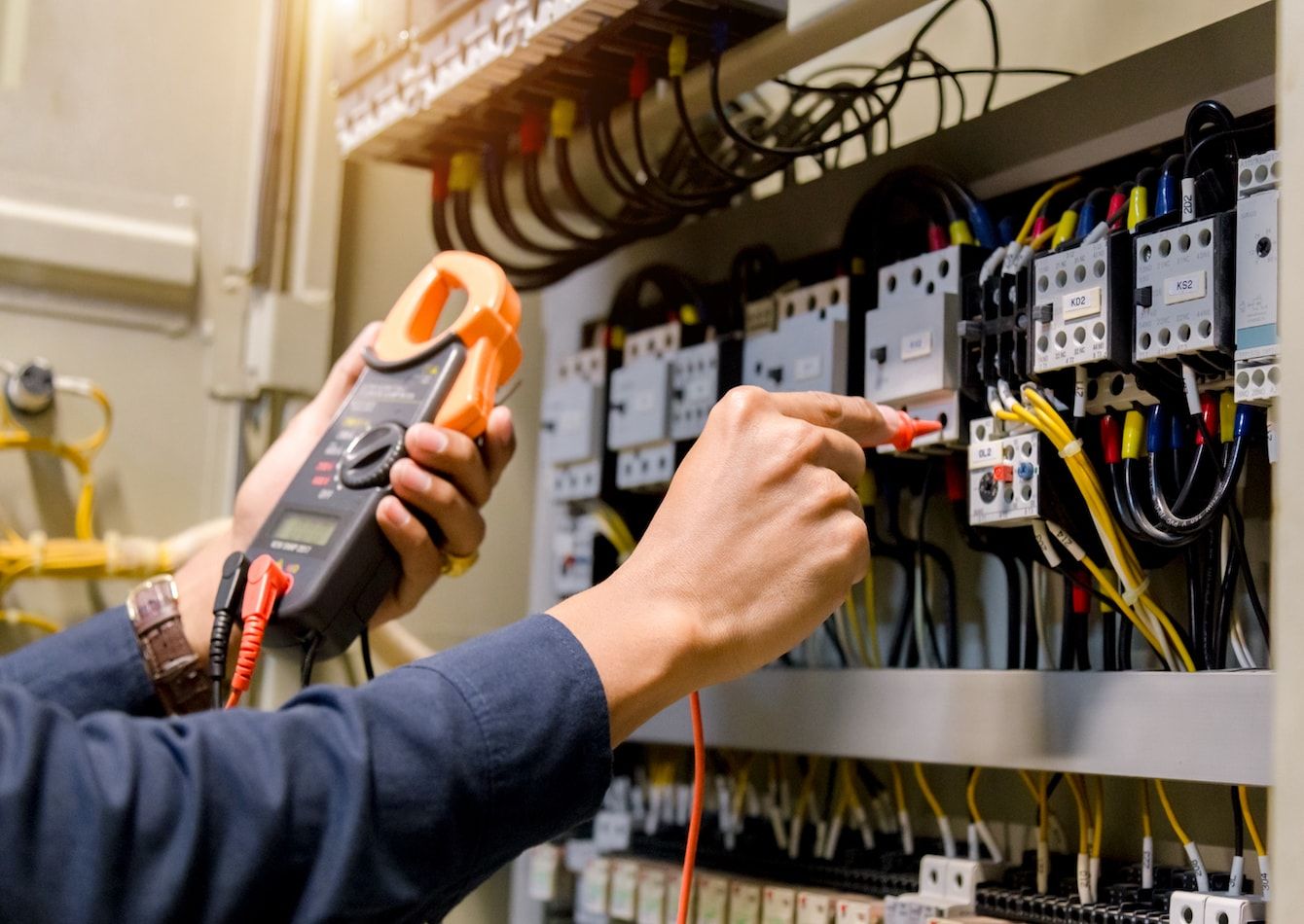 Image of Electrician – Union Shop V118